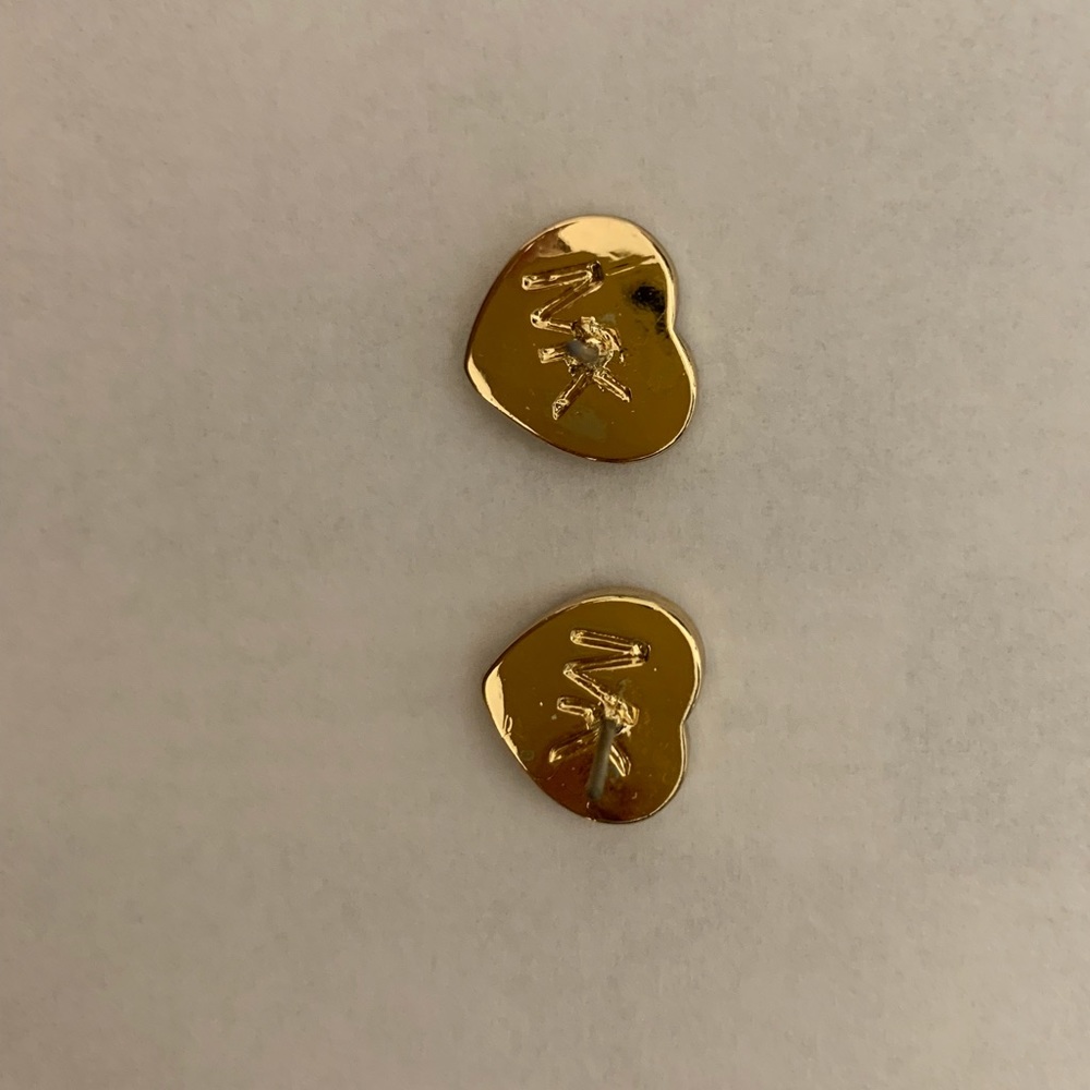 ❗️LAST ONE❗️Michael Kors Gold Tone Heart Earrings - Picture 3 of 5